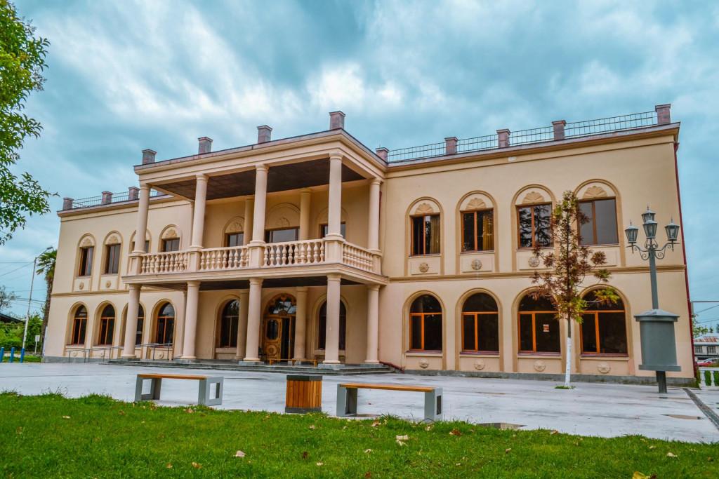 ტბის თავგადასავალი